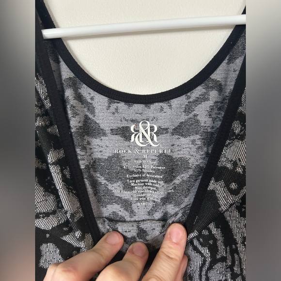 Ladies ROCK & REPUBLIC Gray & Black Tank Top - Picture 5 of 7